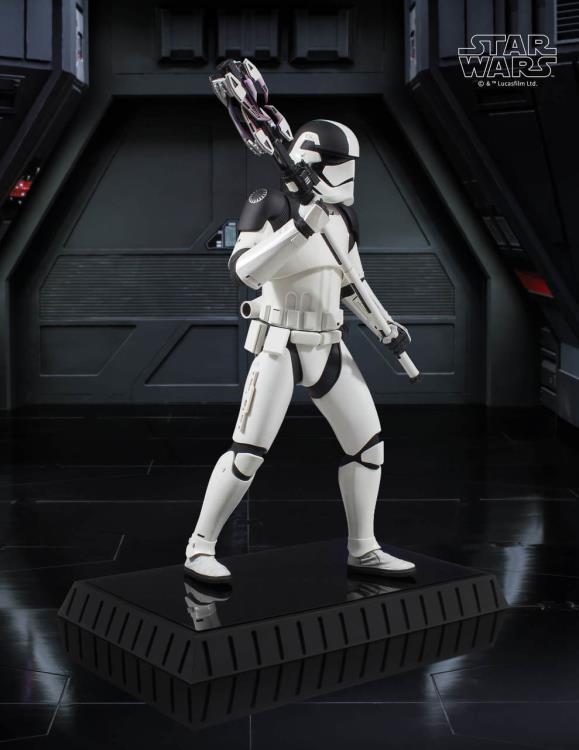 9ce04fb0-f44a-47bb-acb7-aa59c0b4732f STAR WARS EXECUTIONER TROOPER ( THE LAST JEDI ) 1/6 SCALE LIMITED EDITION STATUE